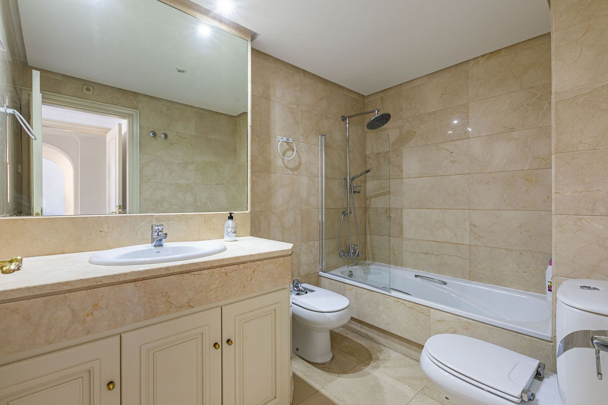 Apartamentos de 2 dormitorios en venta en Puerto Banús – R4972204 Apartamentos de 2 dormitorios en venta en Puerto Banús – R4972204