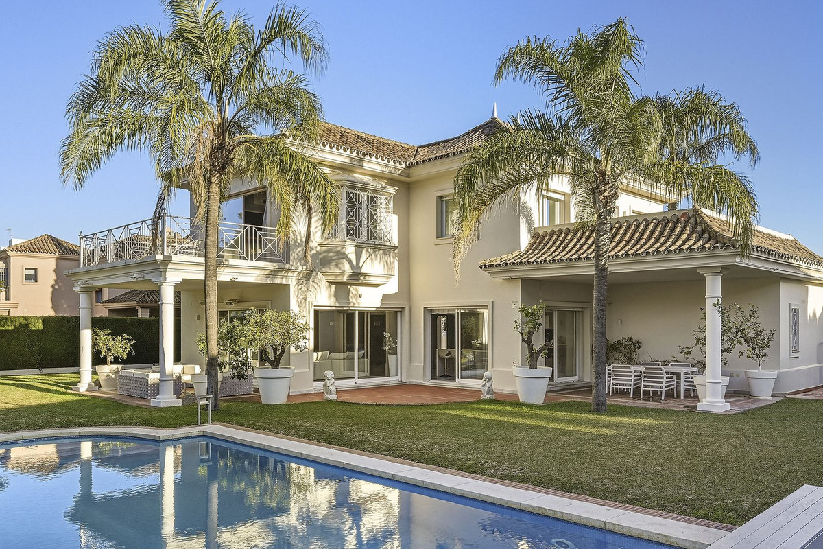 Villas de 5 dormitorios en venta en Guadalmina Alta – R5217901 Villas de 5 dormitorios en venta en Guadalmina Alta – R5217901