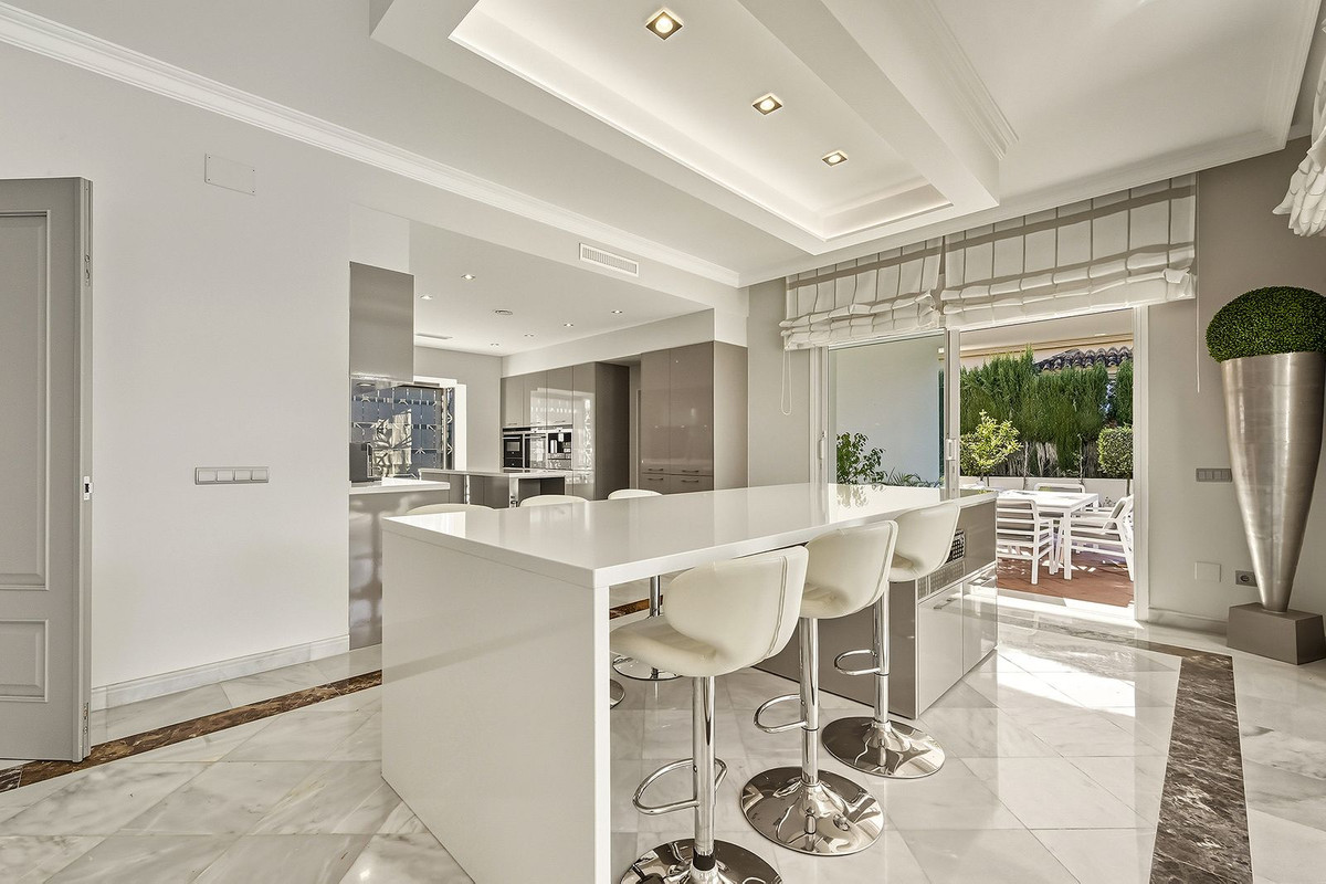 Villas de 5 dormitorios en venta en Guadalmina Alta – R5217901 Villas de 5 dormitorios en venta en Guadalmina Alta – R5217901