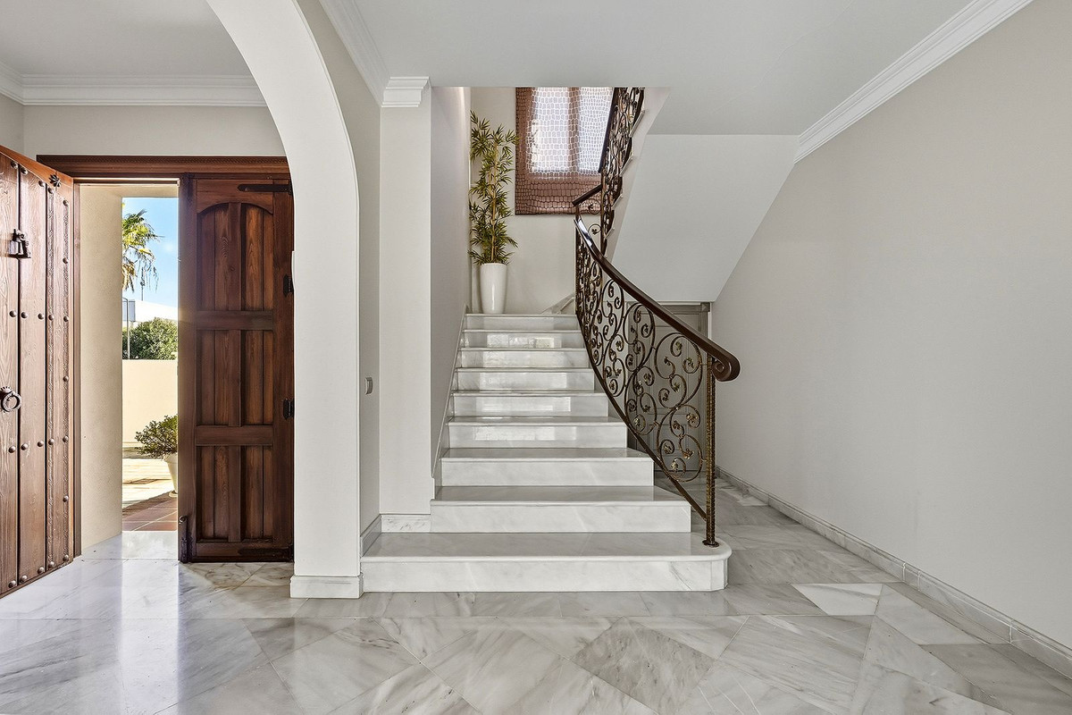 Villas de 5 dormitorios en venta en Guadalmina Alta – R5217901 Villas de 5 dormitorios en venta en Guadalmina Alta – R5217901
