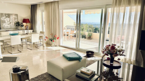 Apartamentos de 2 dormitorios en venta en Nueva Andalucía – R4582279