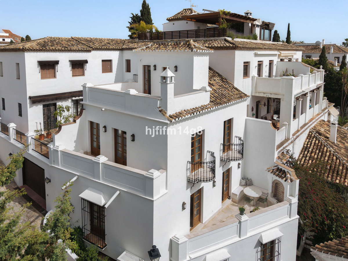 Adosados de 3 dormitorios en venta en Milla de Oro – R5353789 Adosados de 3 dormitorios en venta en Milla de Oro – R5353789