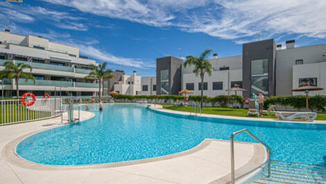 3 bedroom Apartments for sale in La Cala de Mijas – R5375932