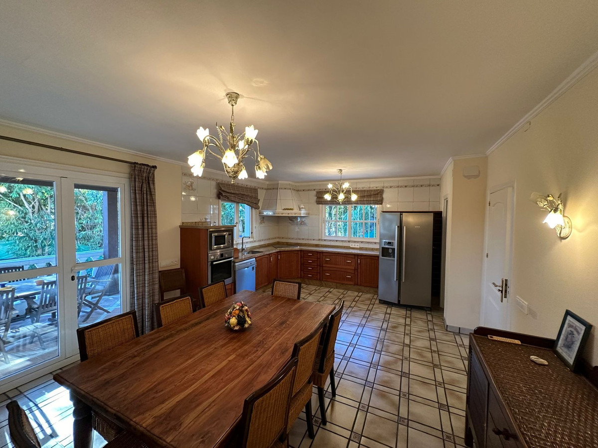 5 bedroom Villas for sale in Marbesa – R5304679 5 bedroom Villas for sale in Marbesa – R5304679