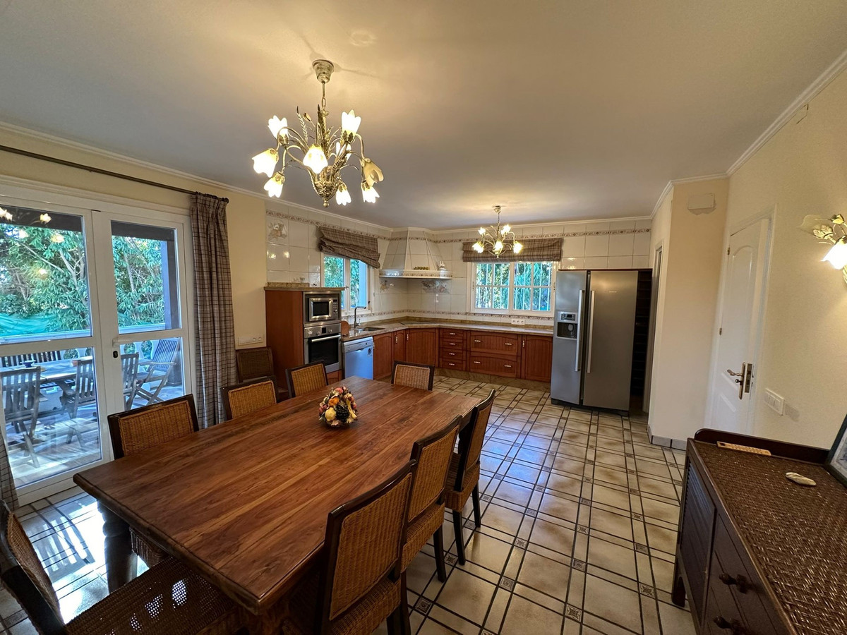 5 bedroom Villas for sale in Marbesa – R5304679 5 bedroom Villas for sale in Marbesa – R5304679