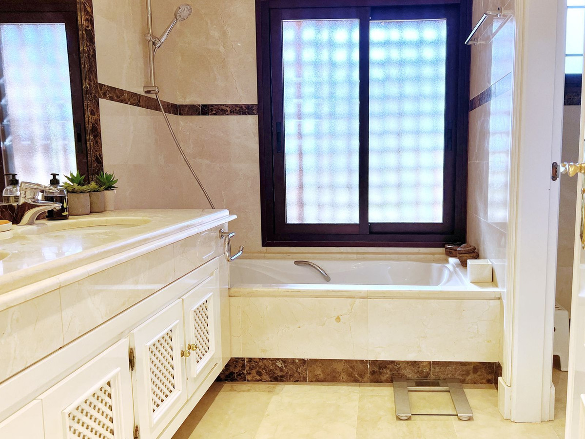Apartamentos de 3 dormitorios en venta en Nueva Andalucía – R4502374 Apartamentos de 3 dormitorios en venta en Nueva Andalucía – R4502374