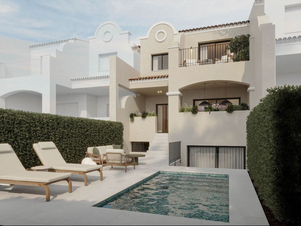 Adosados de 4 dormitorios en venta en Nueva Andalucía – R5190886
