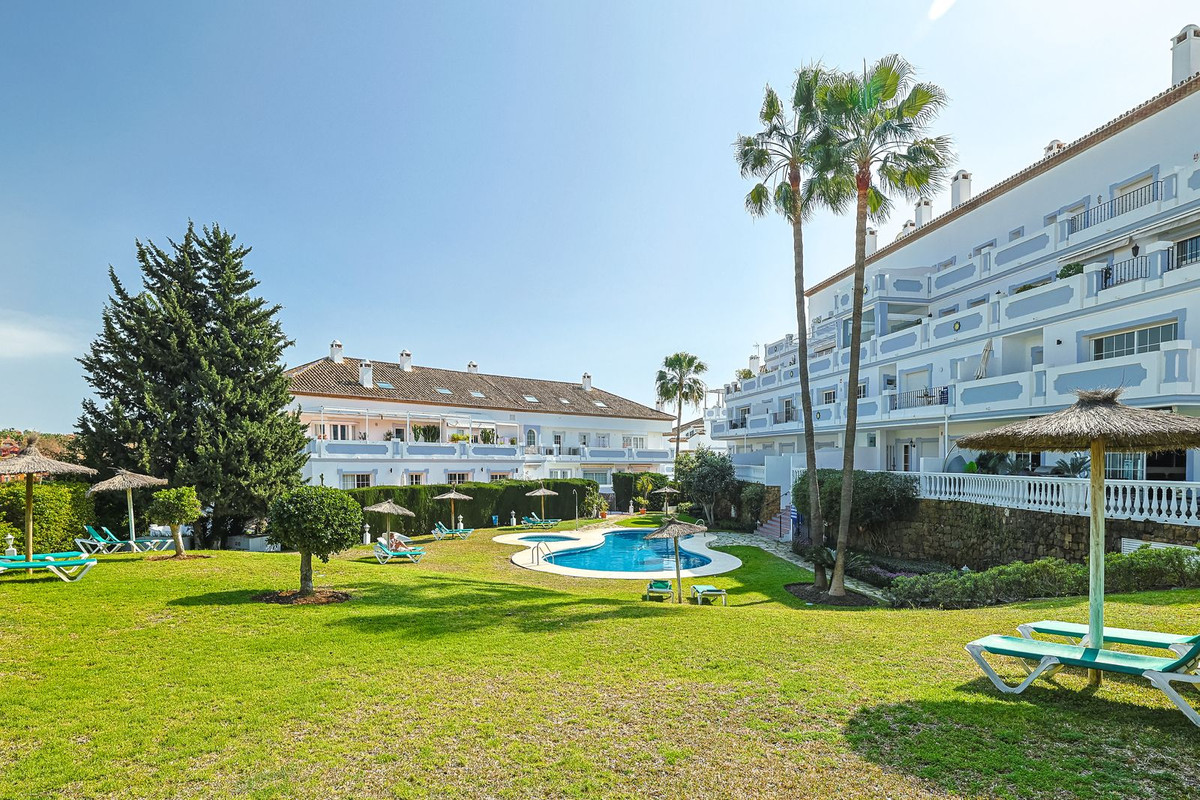 Apartamentos de 2 dormitorios en venta en Nueva Andalucía – R4970875 Apartamentos de 2 dormitorios en venta en Nueva Andalucía – R4970875