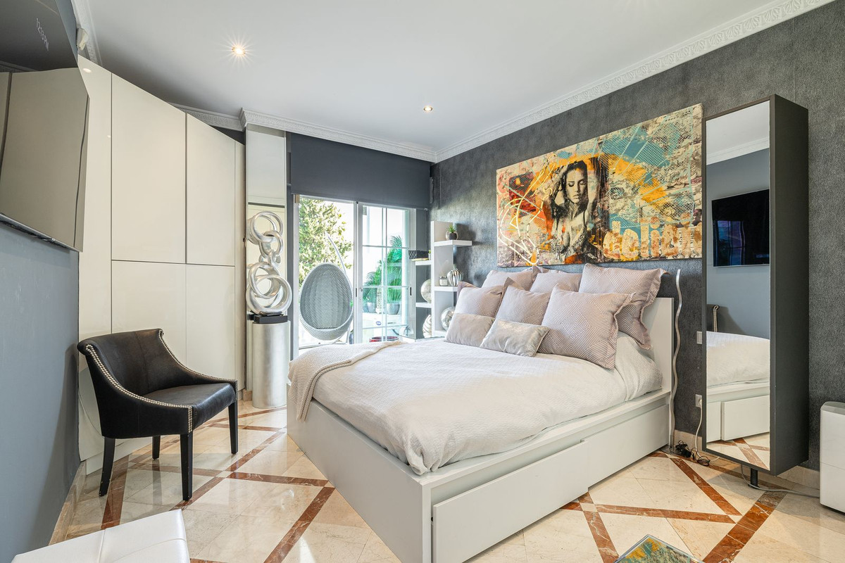 Apartamentos de 2 dormitorios en venta en Nueva Andalucía – R4970875 Apartamentos de 2 dormitorios en venta en Nueva Andalucía – R4970875