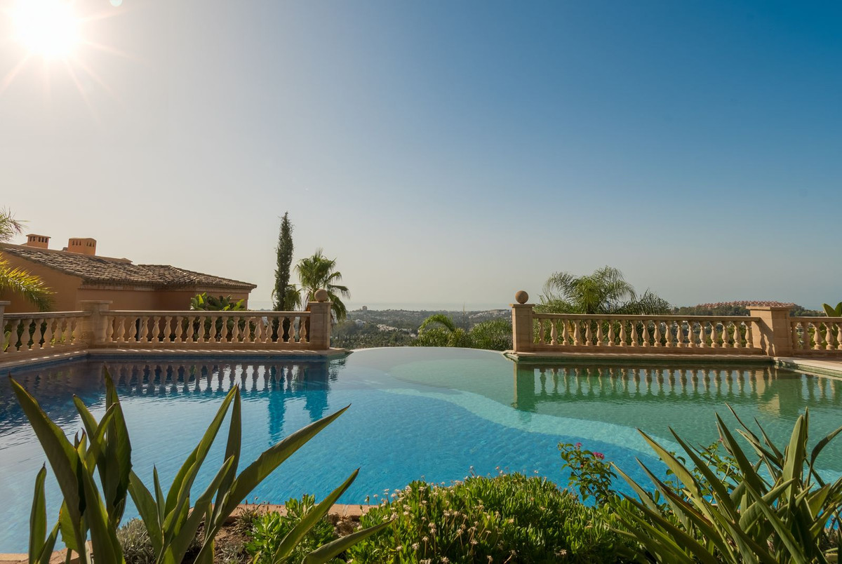 Apartamentos de 3 dormitorios en venta en Nueva Andalucía – R4797070 Apartamentos de 3 dormitorios en venta en Nueva Andalucía – R4797070