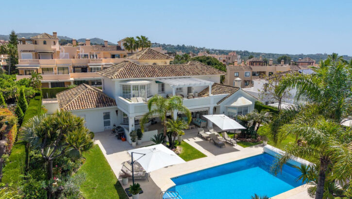 Villas de 5 dormitorios en venta en Elviria – R5360425 Villas de 5 dormitorios en venta en Elviria – R5360425 en