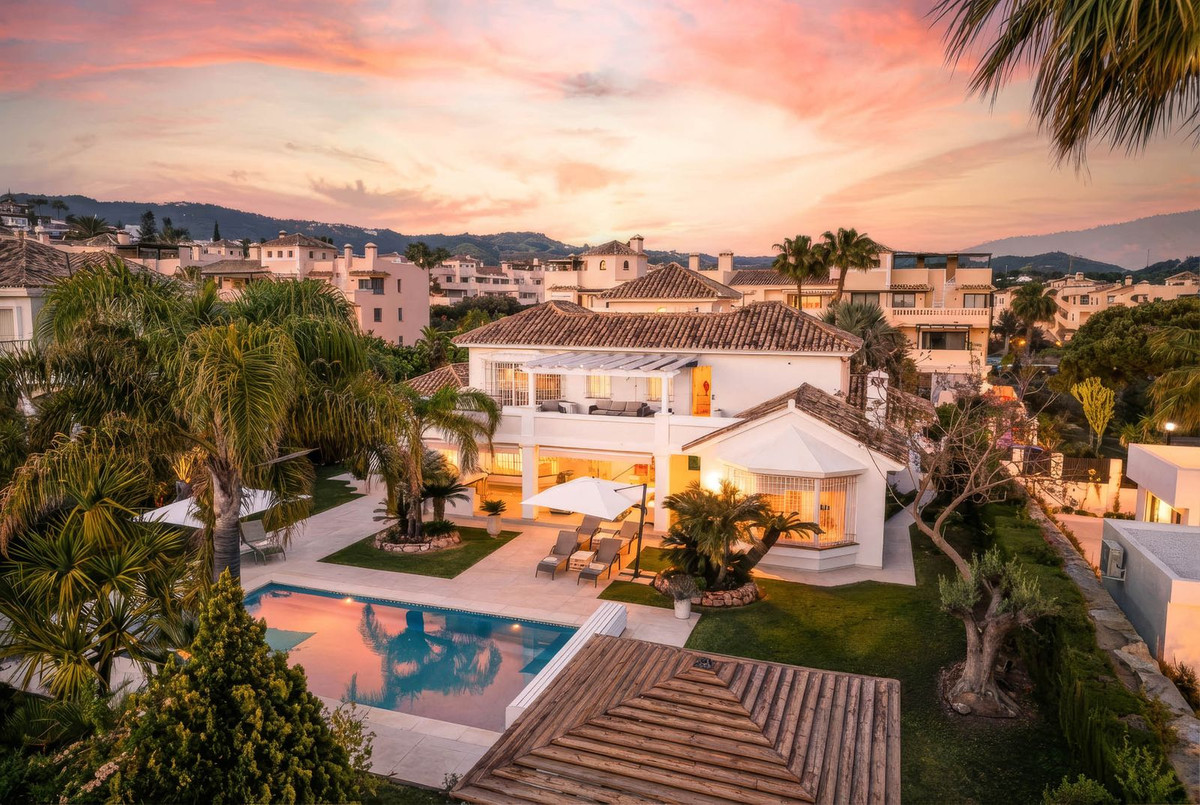 Villas de 5 dormitorios en venta en Elviria – R5360425 Villas de 5 dormitorios en venta en Elviria – R5360425