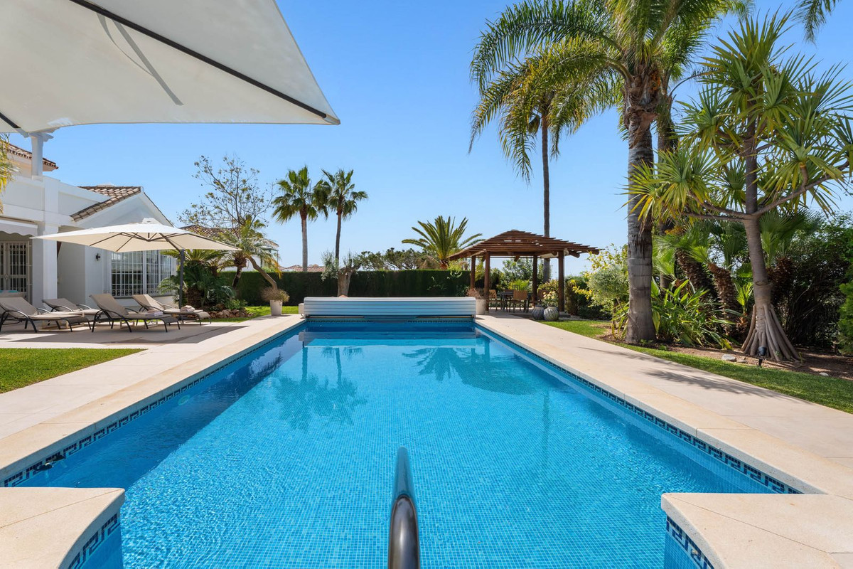 Villas de 5 dormitorios en venta en Elviria – R5360425 Villas de 5 dormitorios en venta en Elviria – R5360425
