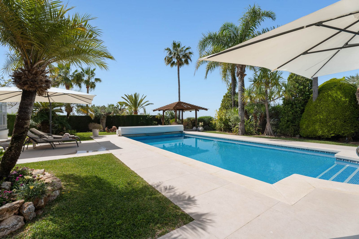 Villas de 5 dormitorios en venta en Elviria – R5360425 Villas de 5 dormitorios en venta en Elviria – R5360425