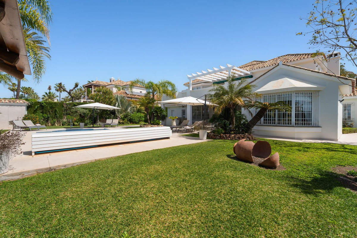 Villas de 5 dormitorios en venta en Elviria – R5360425 Villas de 5 dormitorios en venta en Elviria – R5360425