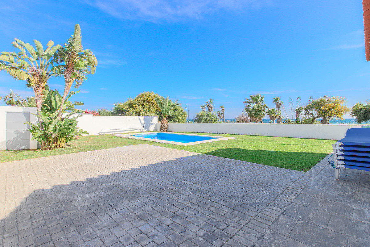 3 bedroom Villas for sale in Nueva Milla de Oro – R3614063 3 bedroom Villas for sale in Nueva Milla de Oro – R3614063