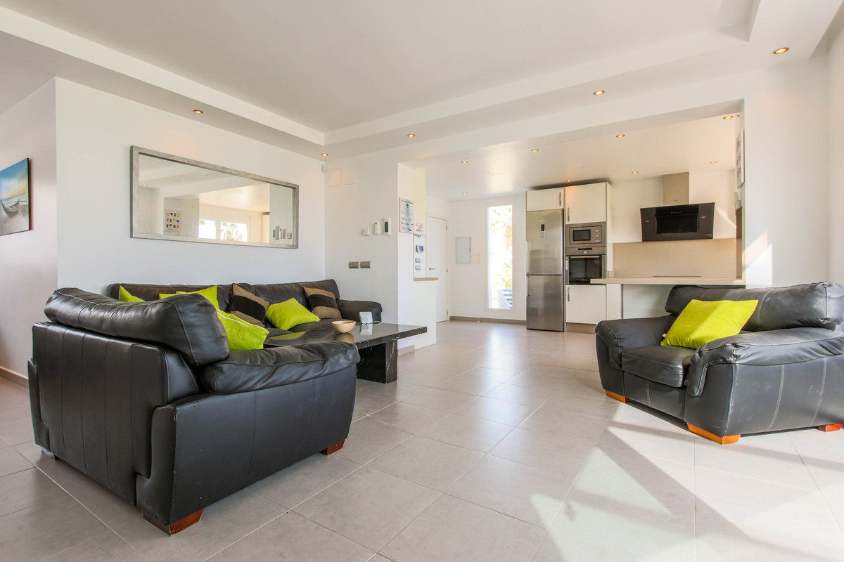3 bedroom Villas for sale in Nueva Milla de Oro – R3614063 3 bedroom Villas for sale in Nueva Milla de Oro – R3614063