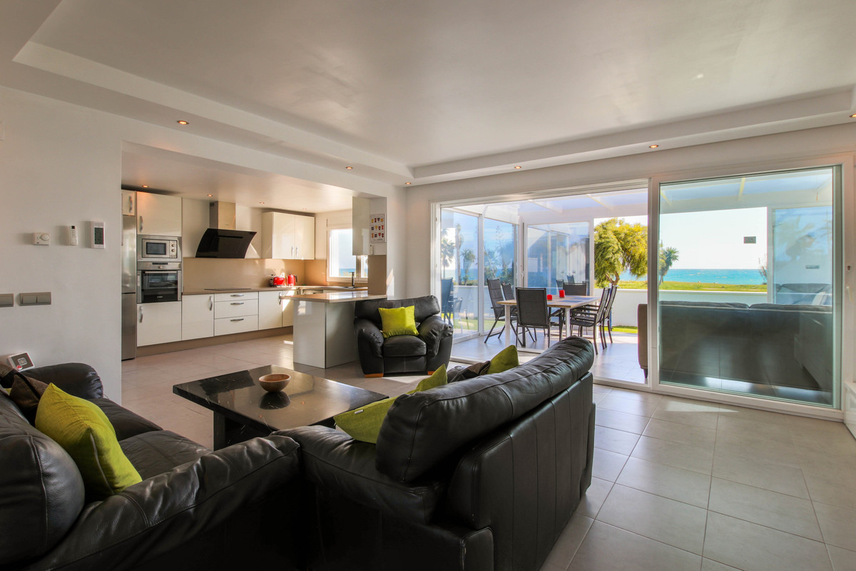 3 bedroom Villas for sale in Nueva Milla de Oro – R3614063 3 bedroom Villas for sale in Nueva Milla de Oro – R3614063