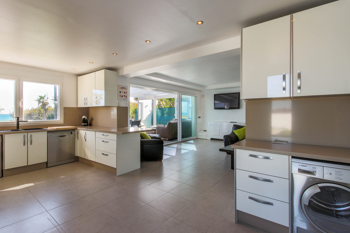 3 bedroom Villas for sale in Nueva Milla de Oro – R3614063 3 bedroom Villas for sale in Nueva Milla de Oro – R3614063