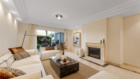 3 bedroom Apartments for sale in Sierra Blanca – R5251555