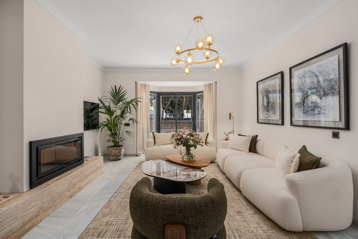 Villas de 6 dormitorios en venta en Nueva Andalucía – R5048803 Villas de 6 dormitorios en venta en Nueva Andalucía – R5048803