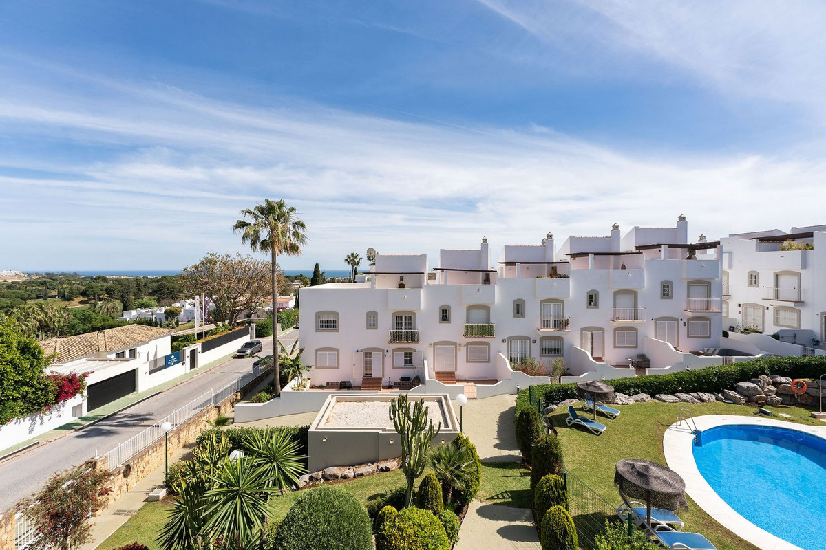 Adosados de 4 dormitorios en venta en Nueva Andalucía – R5374618 Adosados de 4 dormitorios en venta en Nueva Andalucía – R5374618