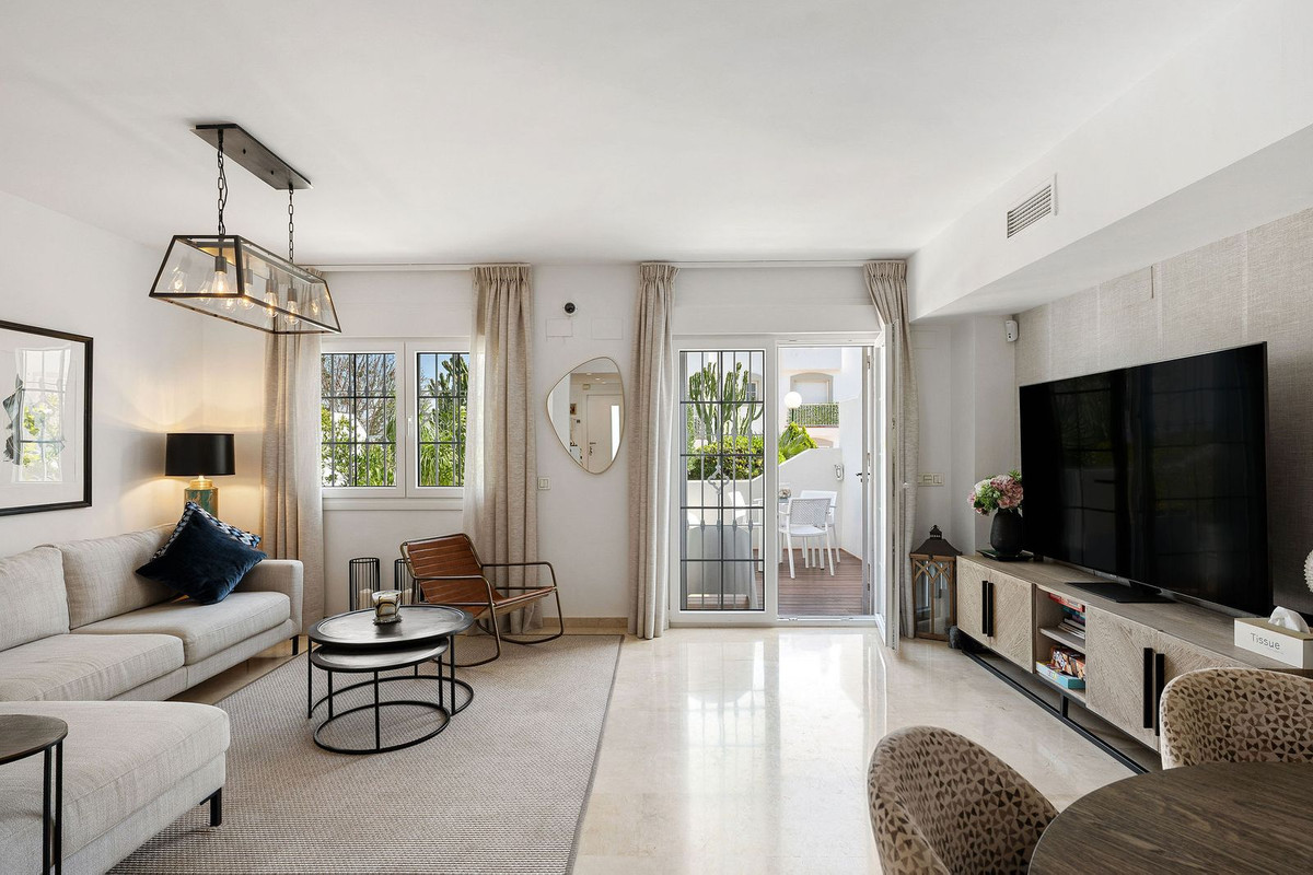 Adosados de 4 dormitorios en venta en Nueva Andalucía – R5374618 Adosados de 4 dormitorios en venta en Nueva Andalucía – R5374618