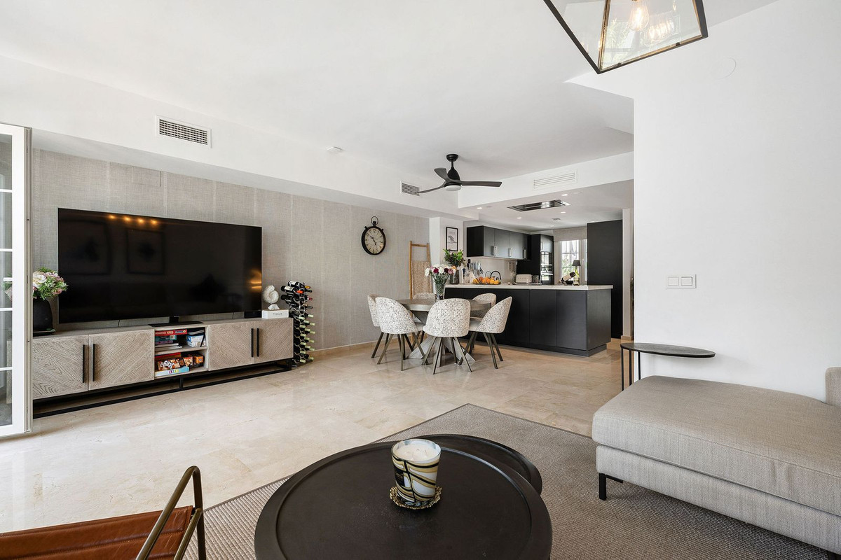 Adosados de 4 dormitorios en venta en Nueva Andalucía – R5374618 Adosados de 4 dormitorios en venta en Nueva Andalucía – R5374618