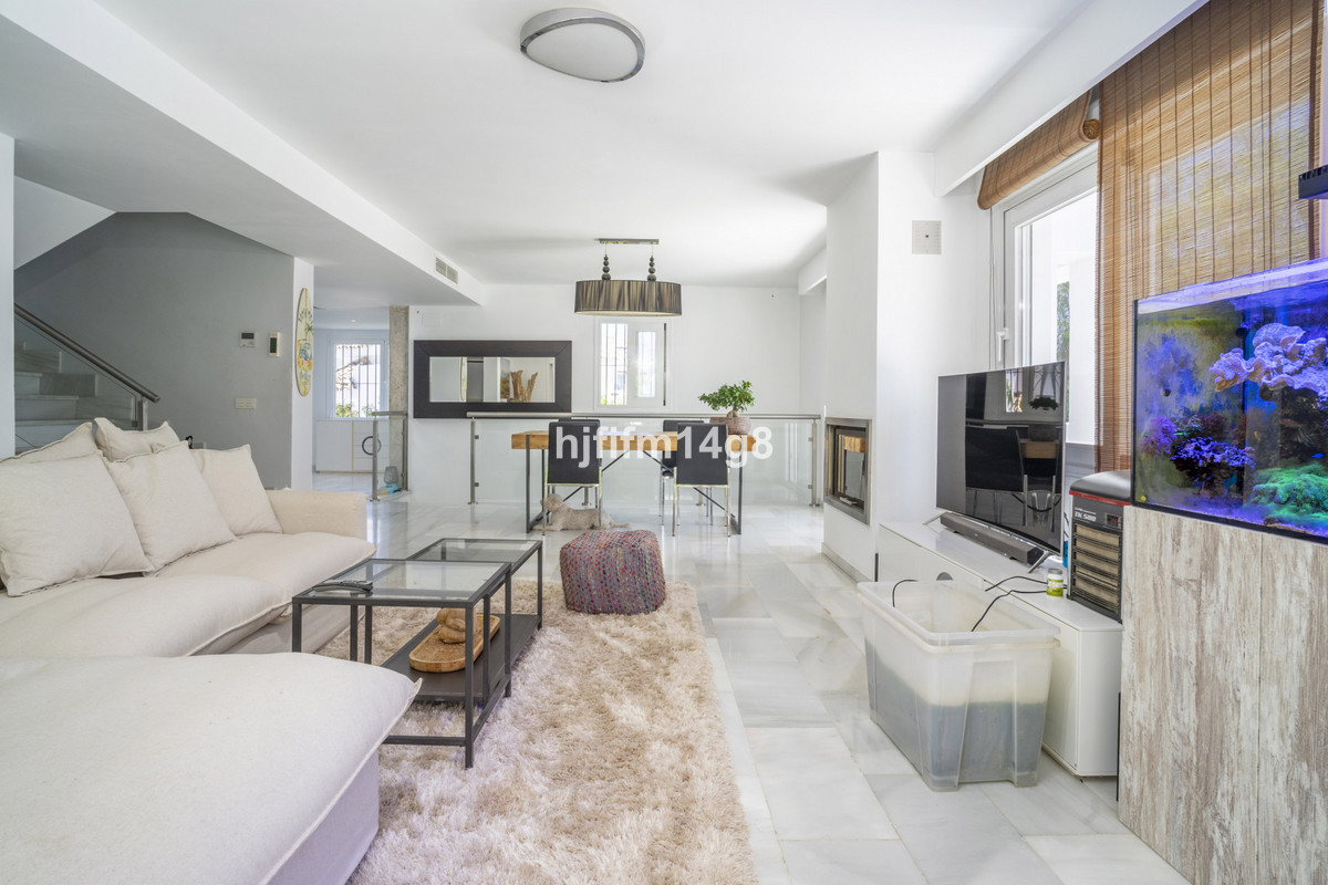 4 bedroom Villas for sale in Nueva Andalucía – R5123296 4 bedroom Villas for sale in Nueva Andalucía – R5123296