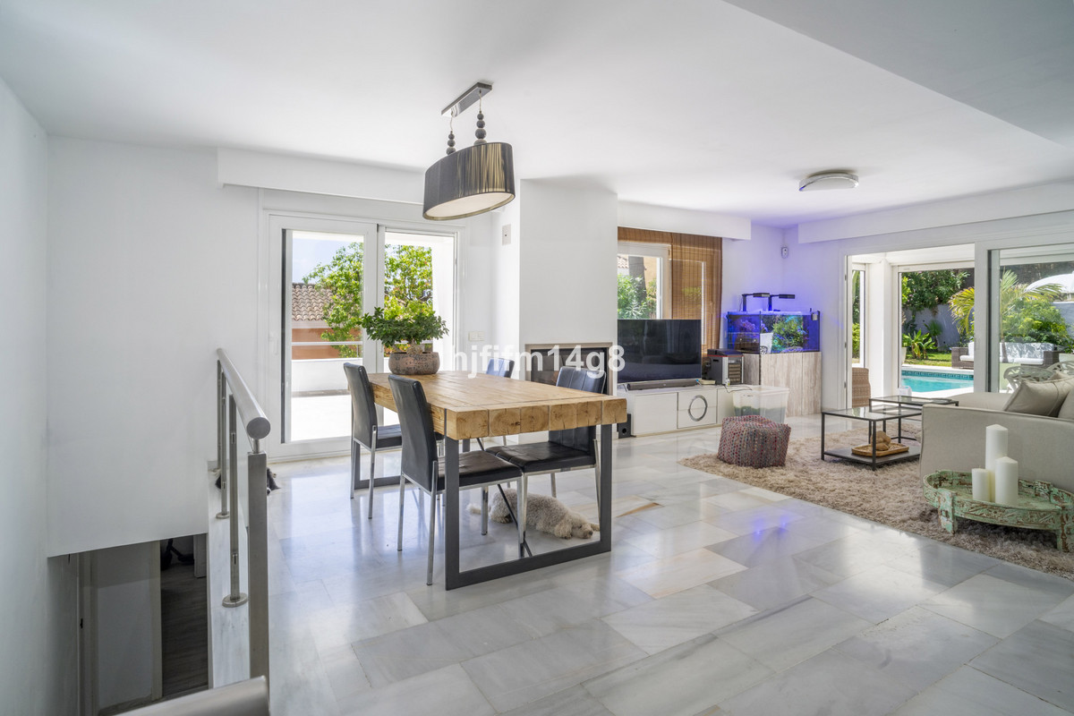 4 bedroom Villas for sale in Nueva Andalucía – R5123296 4 bedroom Villas for sale in Nueva Andalucía – R5123296