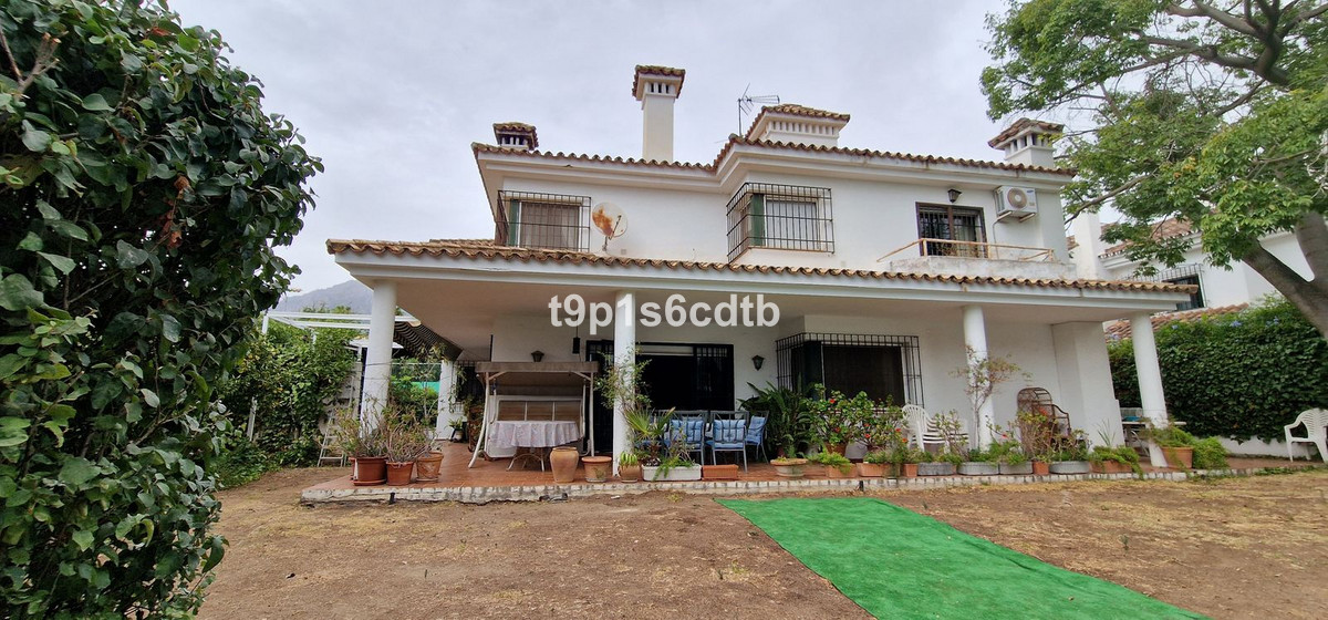 5 bedroom Villas for sale in Marbella – R5155129 5 bedroom Villas for sale in Marbella – R5155129