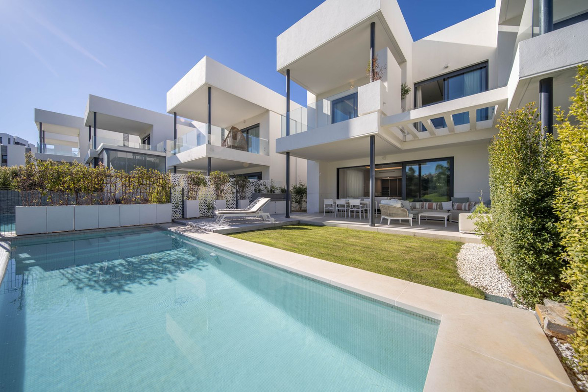 4 bedroom Semi-detached for sale in Marbella – R5274235 4 bedroom Semi-detached for sale in Marbella – R5274235
