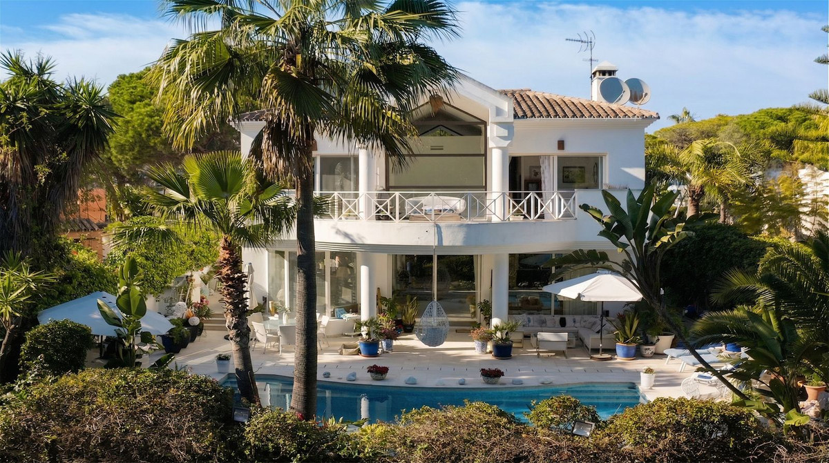 4 bedroom Villas for sale in Nueva Milla de Oro – R5350147 4 bedroom Villas for sale in Nueva Milla de Oro – R5350147