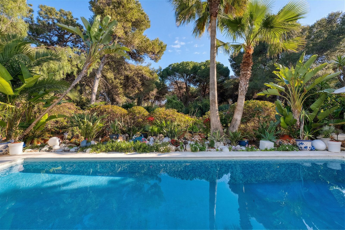 4 bedroom Villas for sale in Nueva Milla de Oro – R5350147 4 bedroom Villas for sale in Nueva Milla de Oro – R5350147
