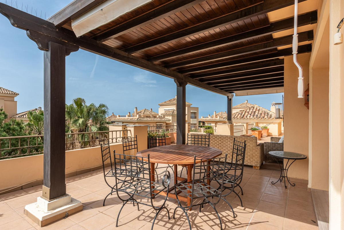 Apartamentos de 4 dormitorios en venta en Elviria – R5374471 Apartamentos de 4 dormitorios en venta en Elviria – R5374471