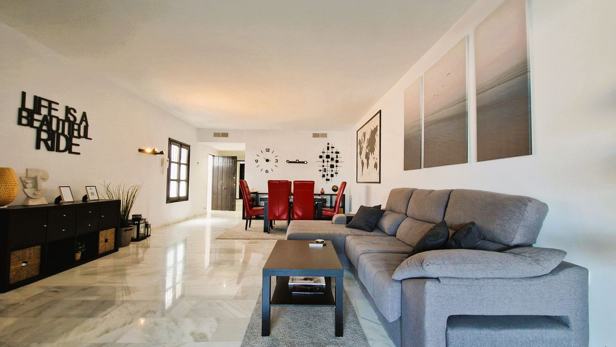 2 bedroom Penthouses for sale in Puerto Banús – R5108434 2 bedroom Penthouses for sale in Puerto Banús – R5108434
