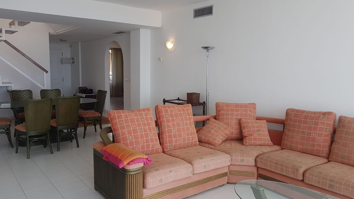 Aticos de %beds% dormitorios en venta en Miraflores – R5358280 Aticos de %beds% dormitorios en venta en Miraflores – R5358280