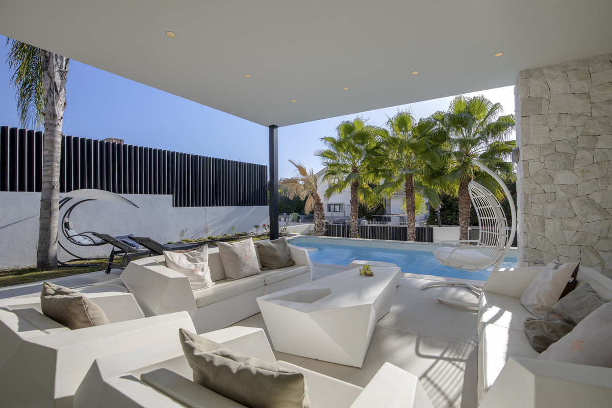 Villas de 6 dormitorios en venta en San Pedro de Alcántara – R5182645 Villas de 6 dormitorios en venta en San Pedro de Alcántara – R5182645