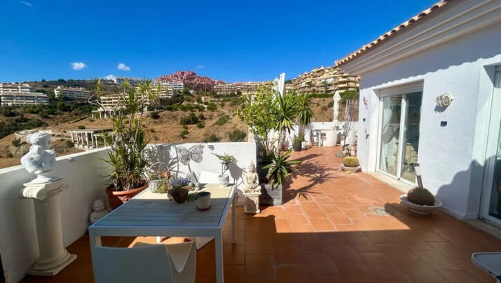 3 bedroom Penthouses for sale in Calahonda – R5266162 in 