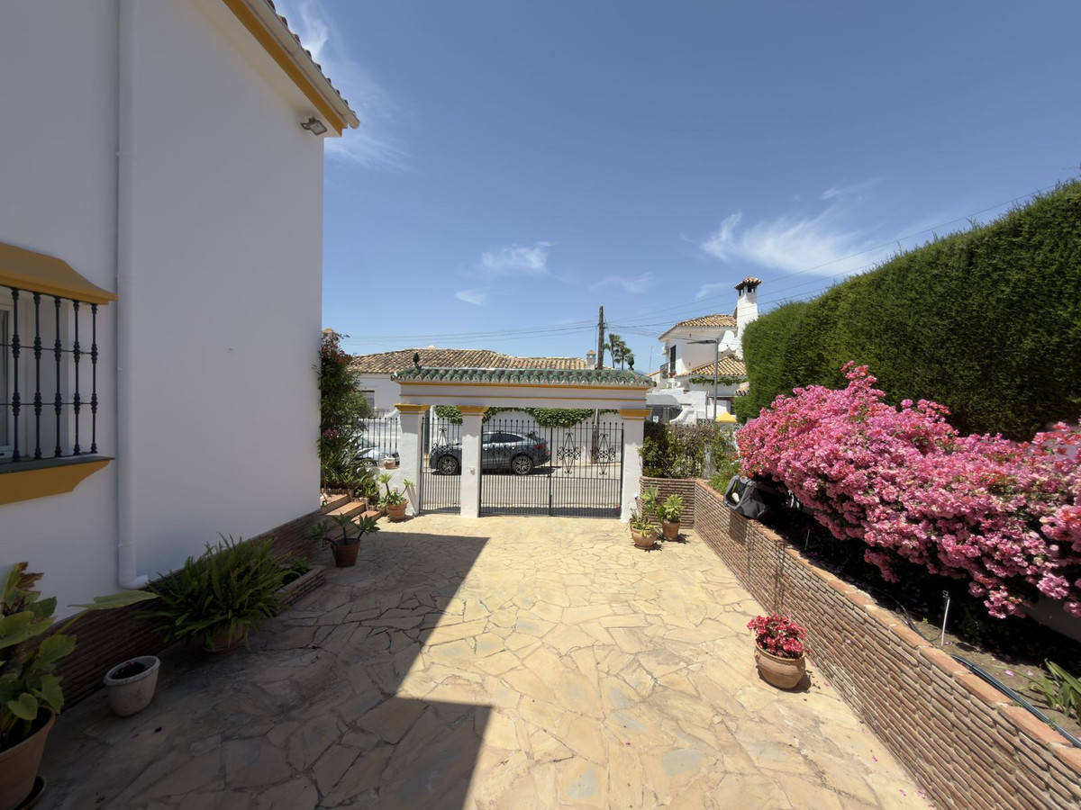 Villas de 4 dormitorios en venta en San Pedro de Alcántara – R5394949 Villas de 4 dormitorios en venta en San Pedro de Alcántara – R5394949