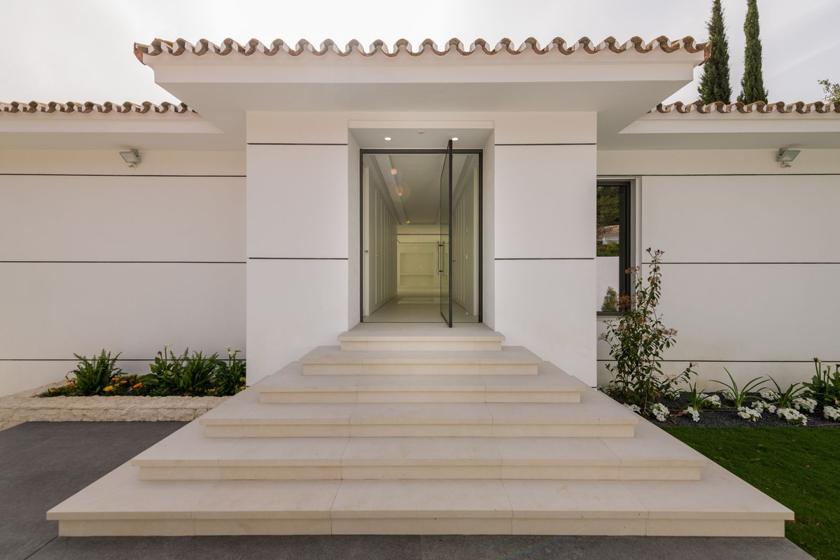 Villas de 6 dormitorios en venta en Guadalmina Alta – R5187955 Villas de 6 dormitorios en venta en Guadalmina Alta – R5187955