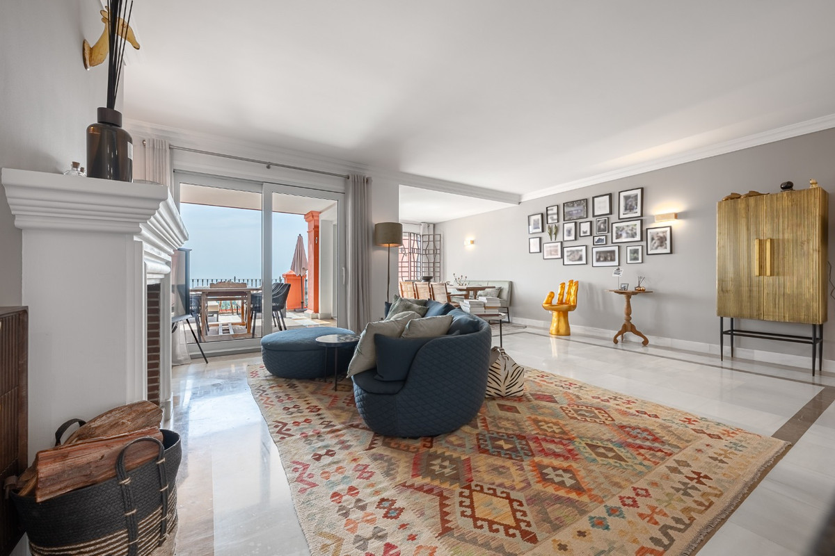 Apartamentos de 4 dormitorios en venta en Monte Halcones – R5146996 Apartamentos de 4 dormitorios en venta en Monte Halcones – R5146996