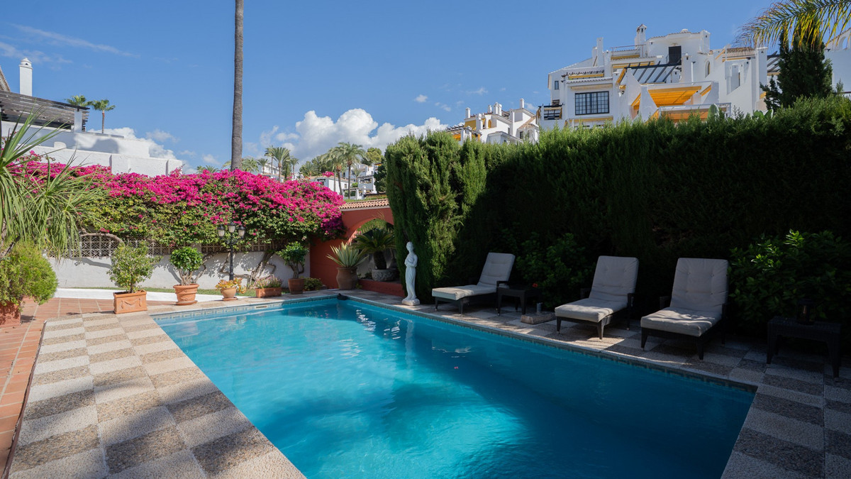 Villas de 4 dormitorios en venta en Marbella – R5209471 Villas de 4 dormitorios en venta en Marbella – R5209471
