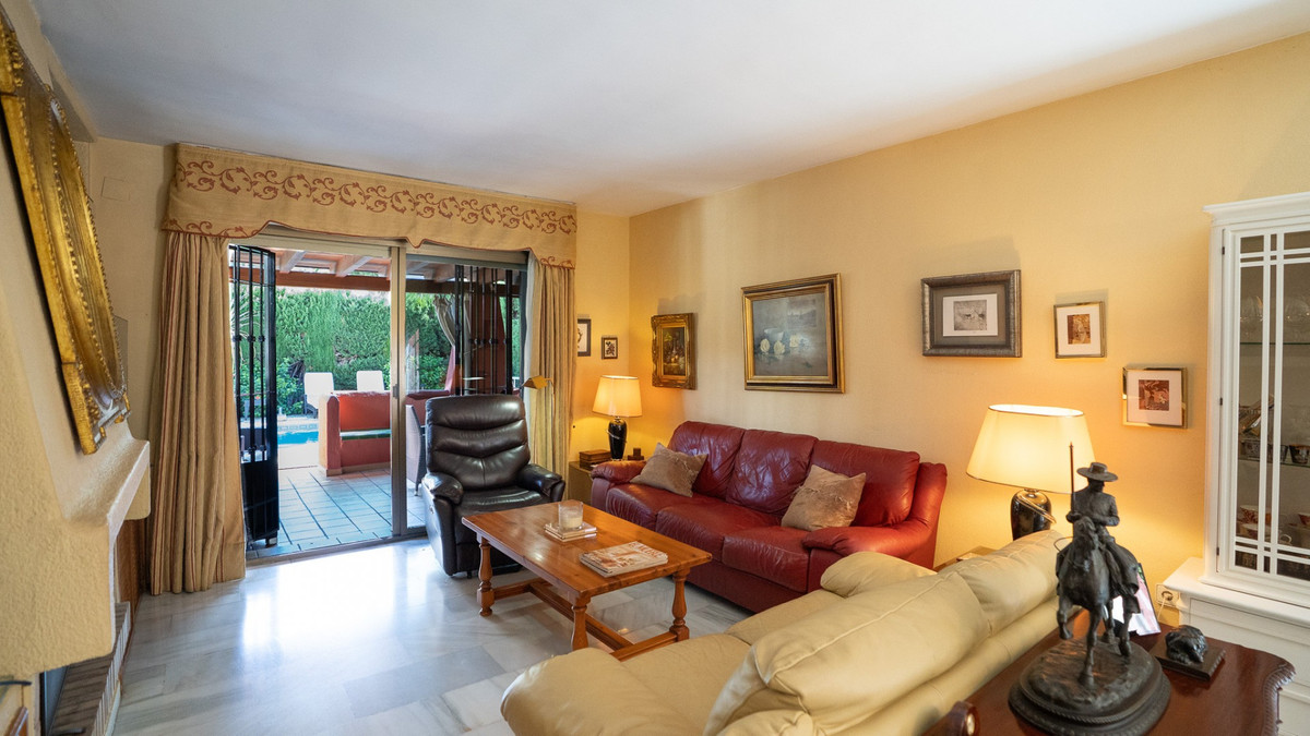 Villas de 4 dormitorios en venta en Marbella – R5209471 Villas de 4 dormitorios en venta en Marbella – R5209471