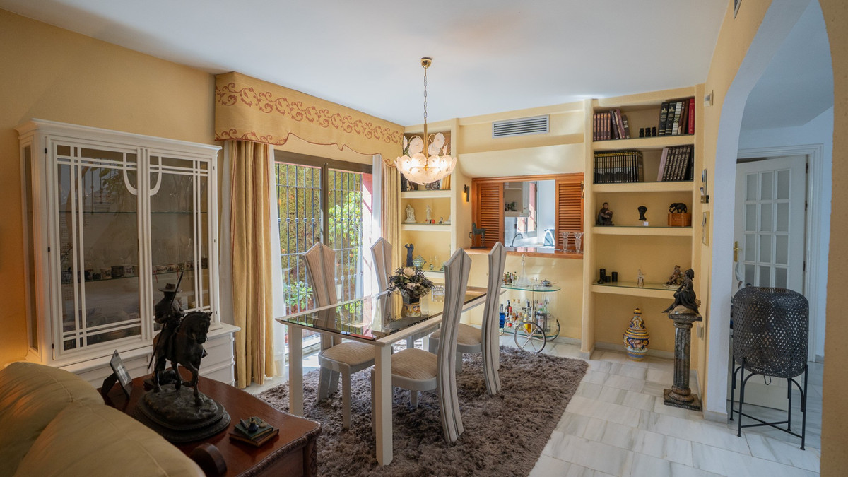 Villas de 4 dormitorios en venta en Marbella – R5209471 Villas de 4 dormitorios en venta en Marbella – R5209471