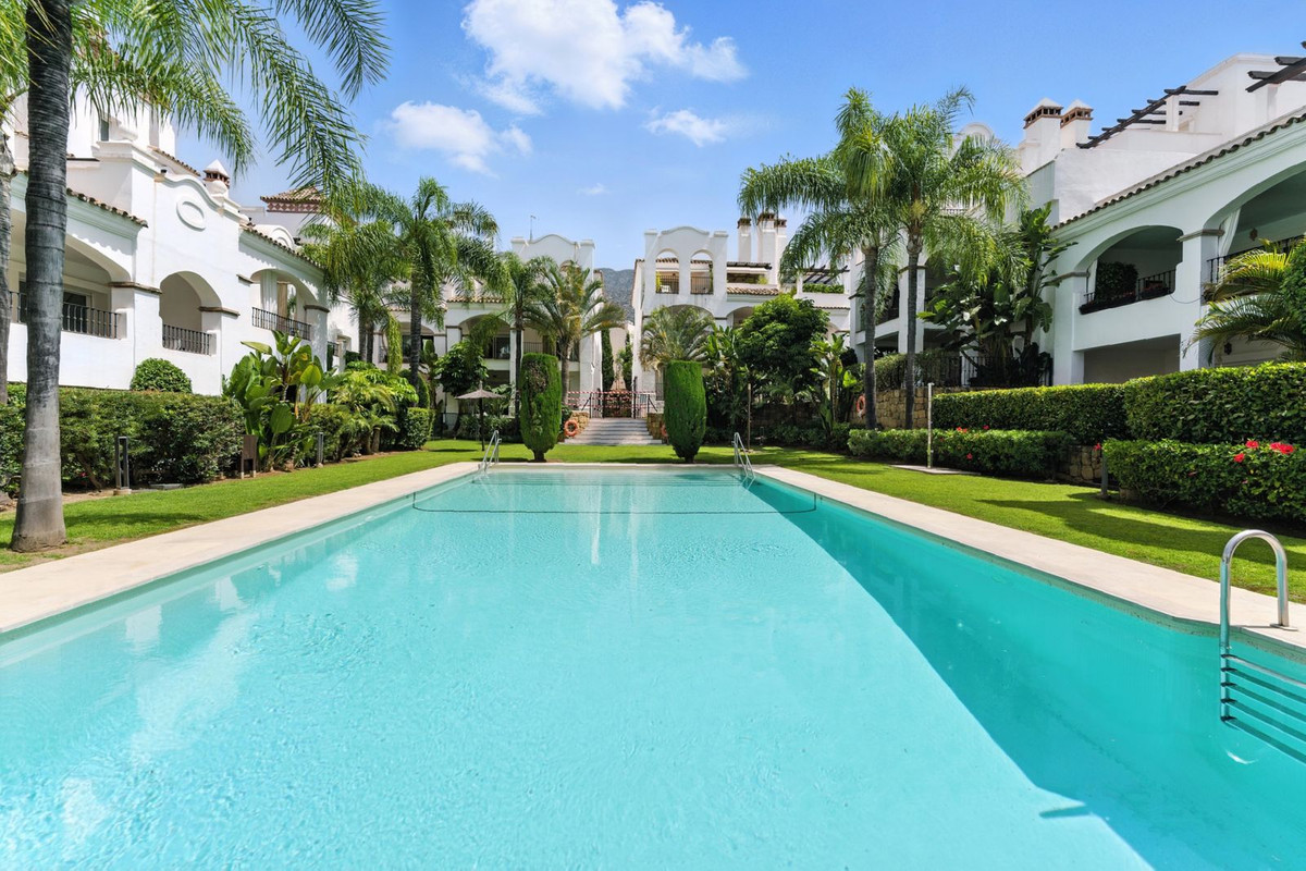 Apartamentos de 4 dormitorios en venta en Nag�eles – R5071018 Apartamentos de 4 dormitorios en venta en Nag�eles – R5071018