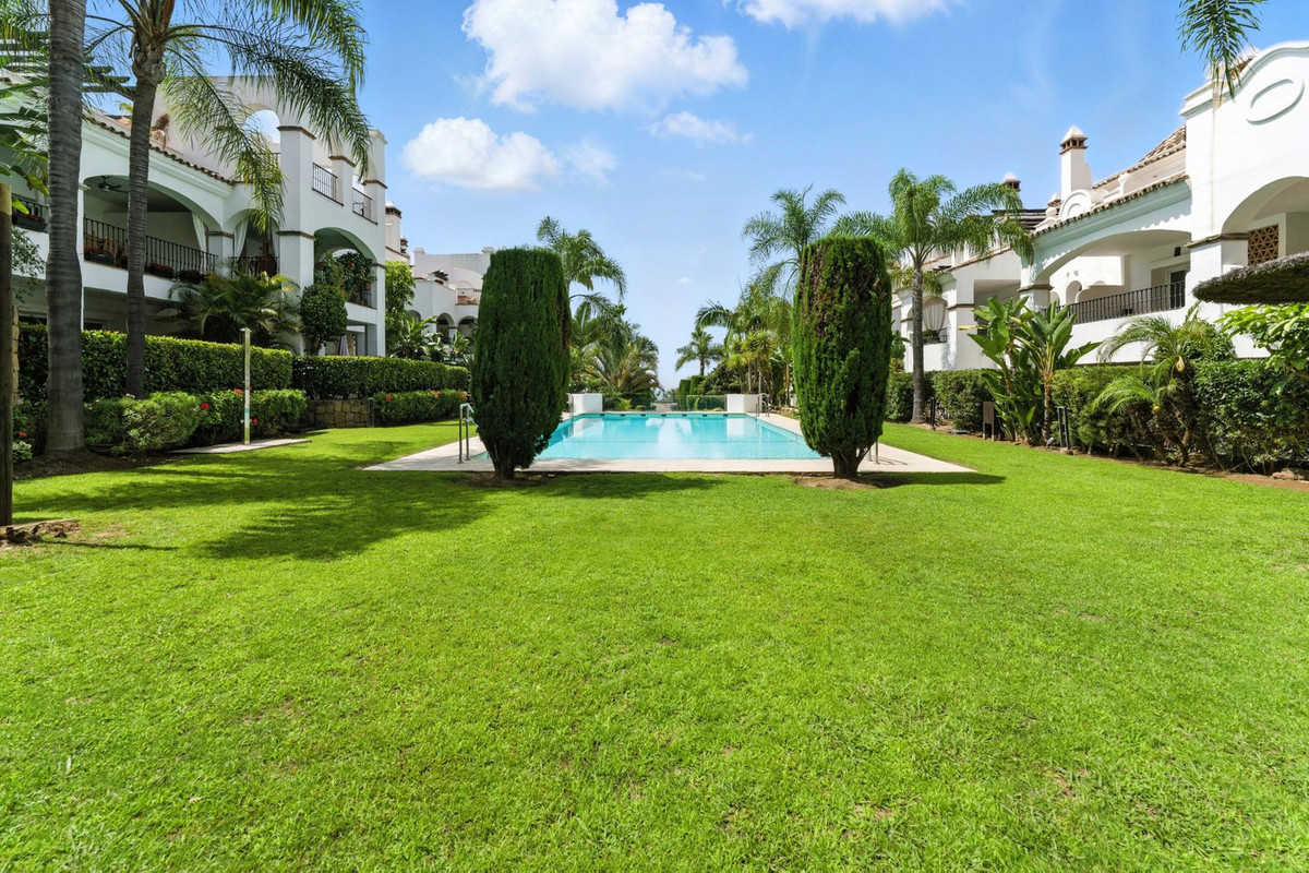 Apartamentos de 4 dormitorios en venta en Nag�eles – R5071018 Apartamentos de 4 dormitorios en venta en Nag�eles – R5071018