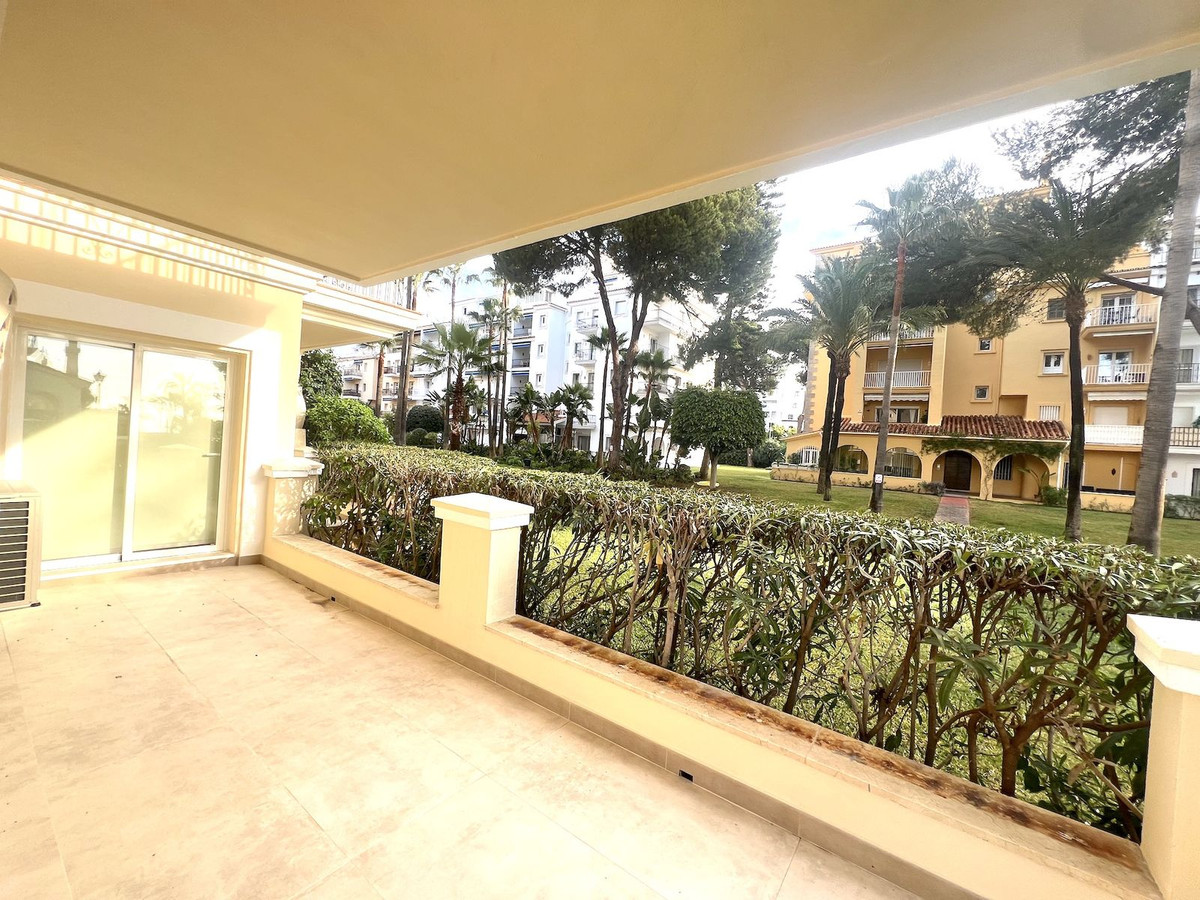 2 bedroom Apartments for sale in Puerto Banús – R4932052 2 bedroom Apartments for sale in Puerto Banús – R4932052
