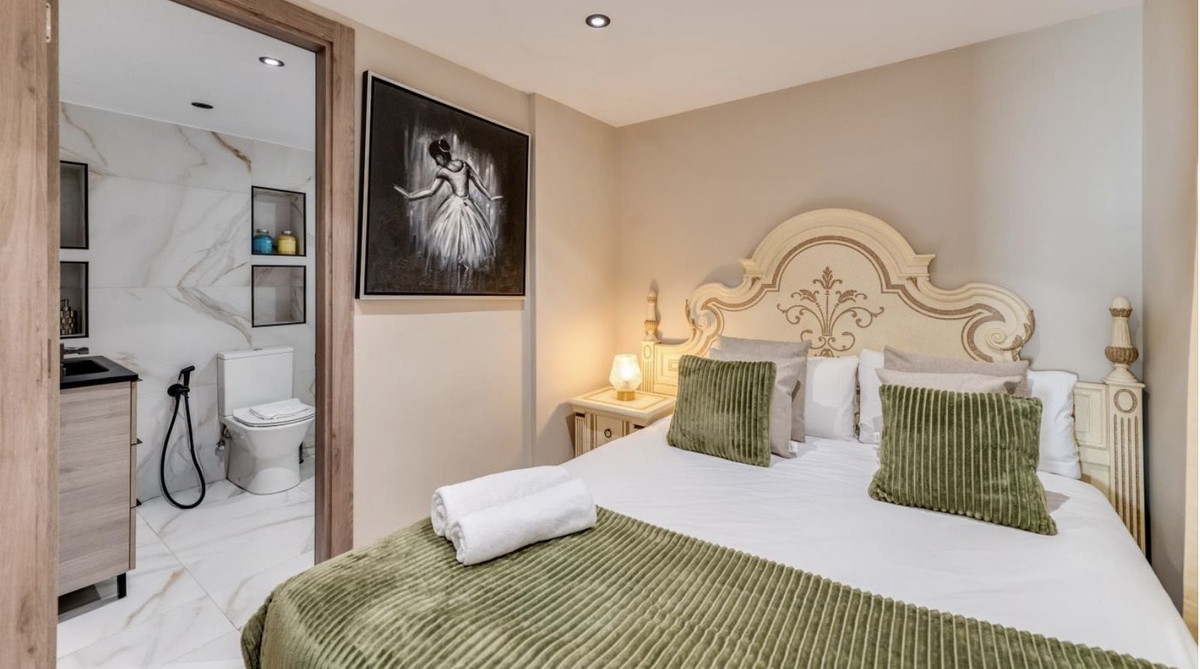 4 bedroom Apartments for sale in Puerto Ban�s – R5368048