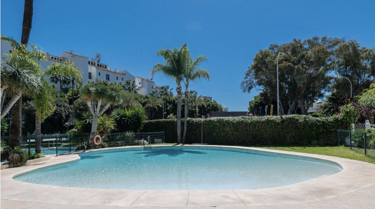 4 bedroom Apartments for sale in Puerto Ban�s – R5368048